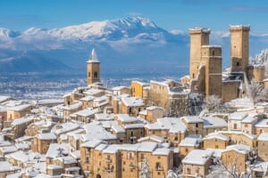 Skitourenreisen: Destinationen weltweit