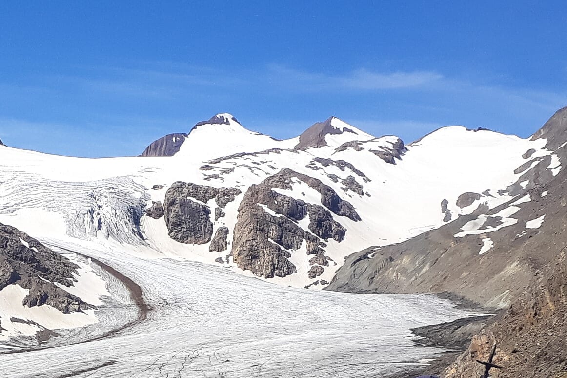 Blinnenhorn 3374m: Walliser Berg am Nufenenpass auf Grenze zu Italien