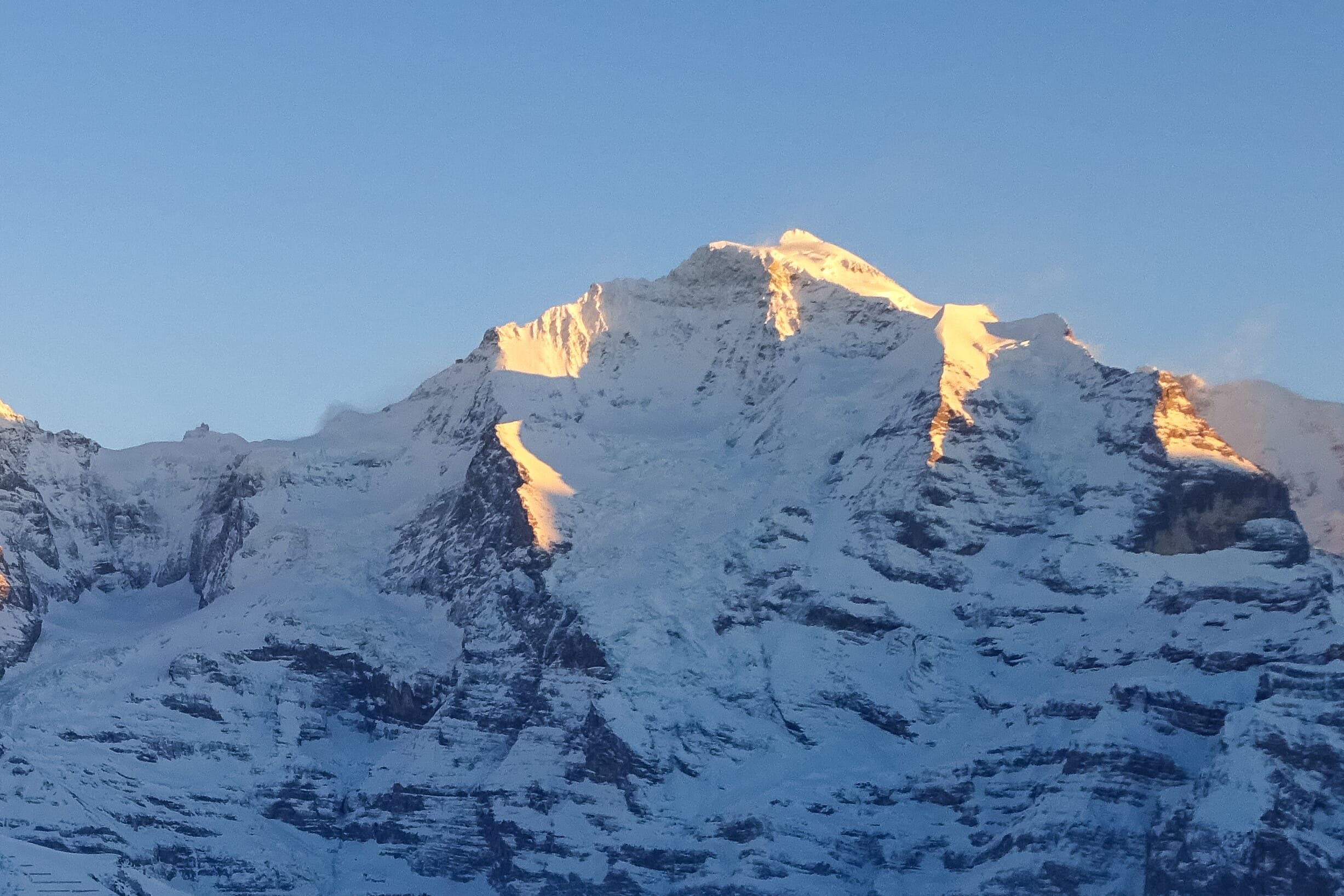 Jungfrau 4158m: Höchster Berg im Dreigestirn “Eiger Mönch Jungfrau”