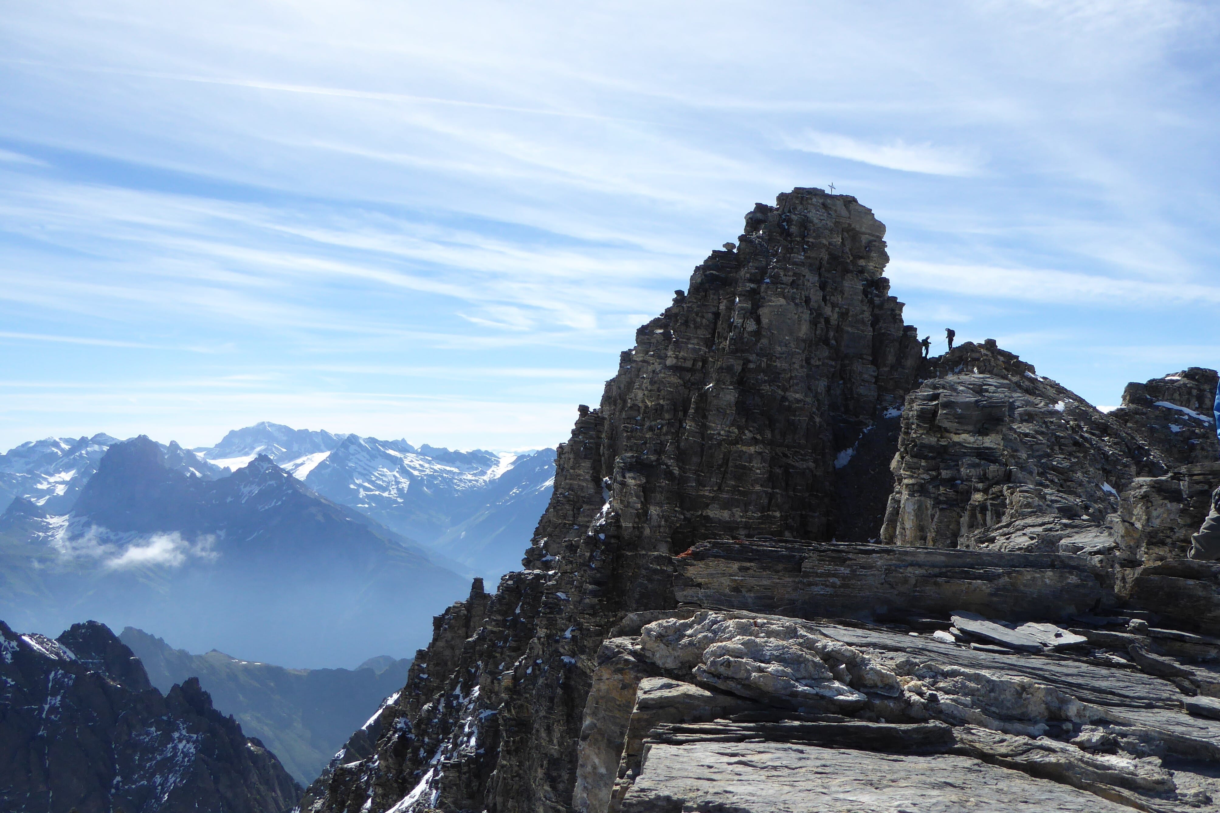 Krönten 3108m: Berg zwischen Leutschachhütte und Kröntenhütte in Uri 