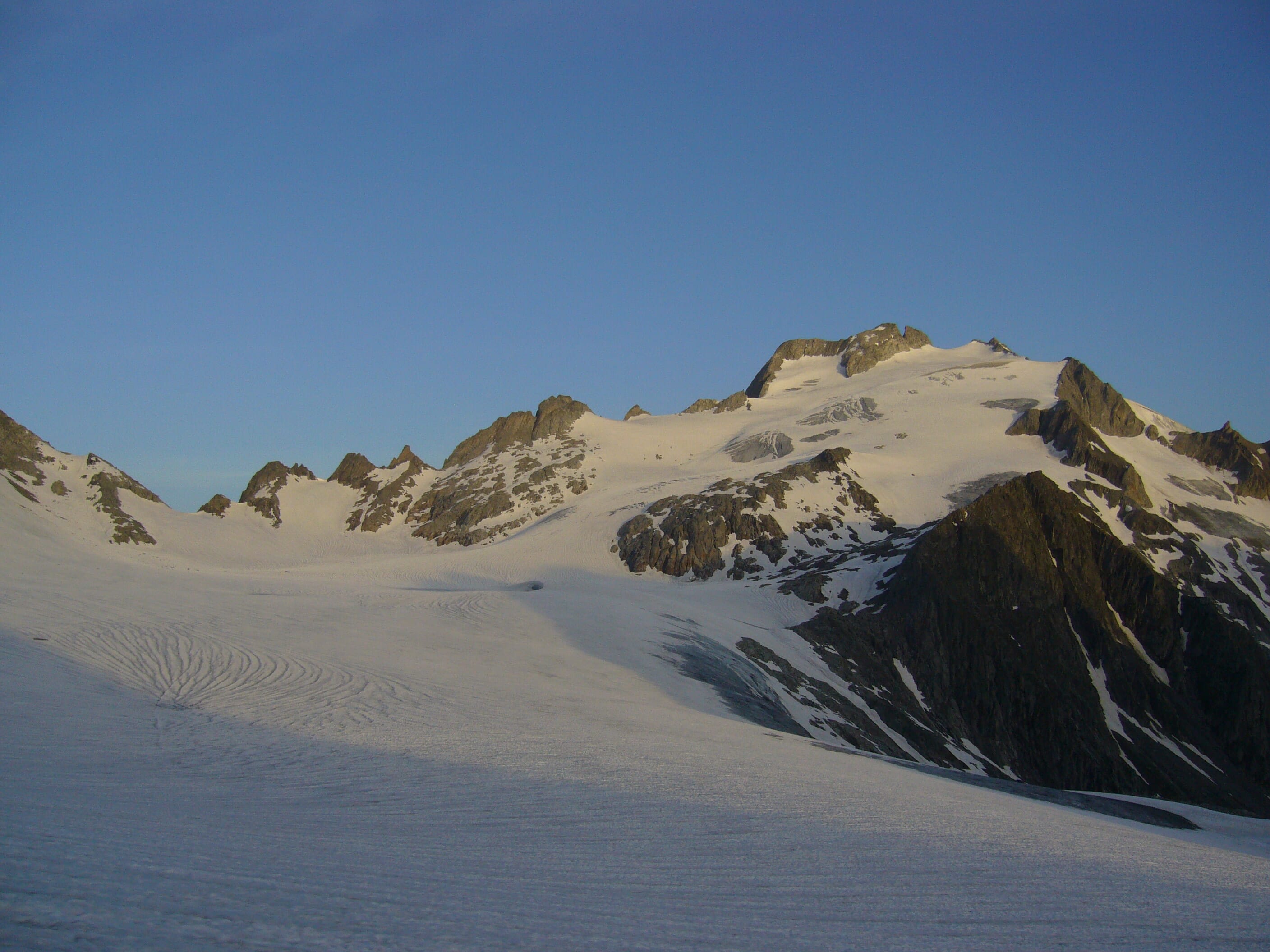 Oberalpstock 3328m: Rassige Skitour zwischen Disentis und Maderanertal