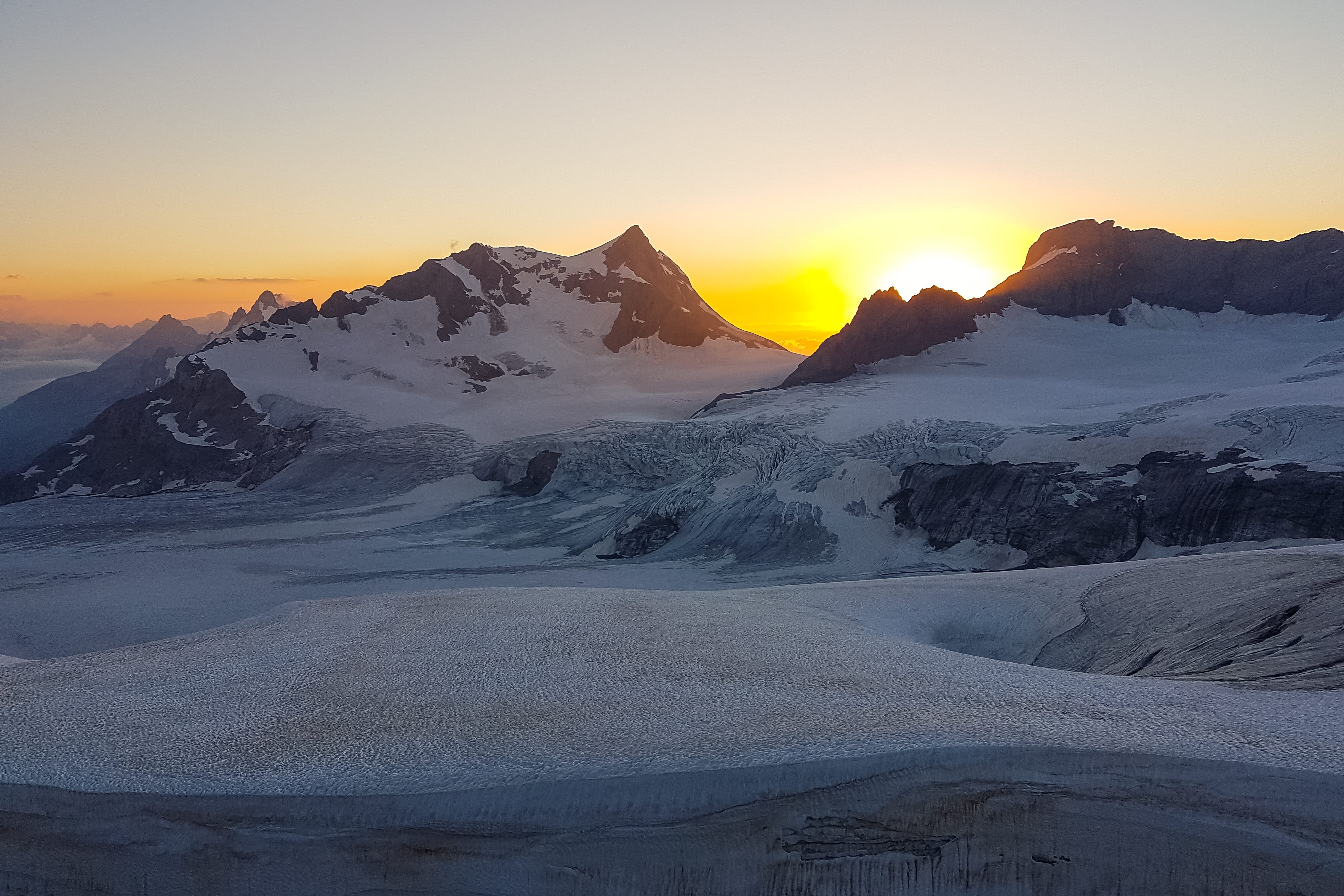 Gross Schärhorn 3296m: Markanter Doppelgipfel im Urner Schächental