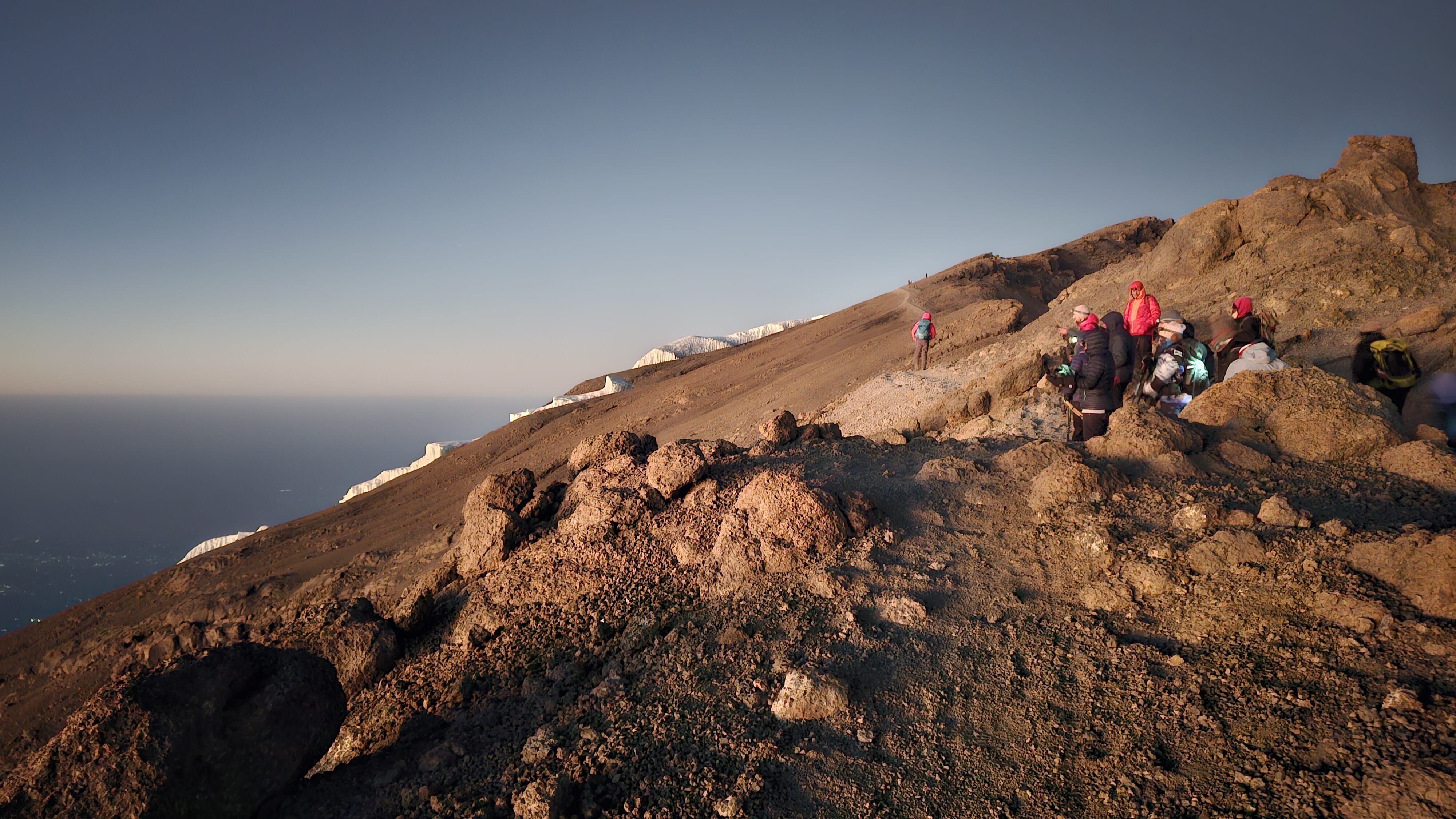 Pole Pole zum Gipfel: Mount Meru und Kilimanjaro
