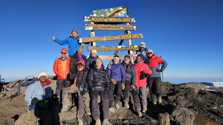 Pole Pole zum Gipfel: Mount Meru und Kilimanjaro