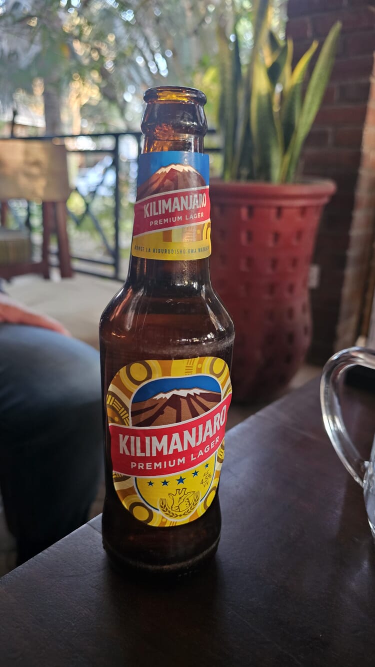 Pole Pole zum Gipfel: Mount Meru und Kilimanjaro