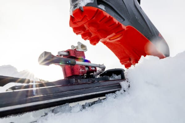 Skitourenbindung Selun im Einsatz | Skitourenschuh und Stopper im Fokus