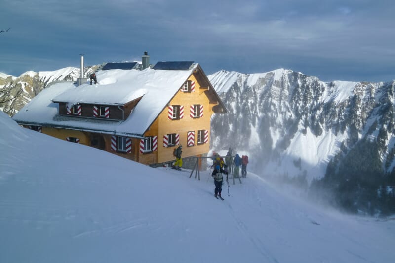Lidernenhütte, Skitourengänger, Lawinenkurs im Gebiet