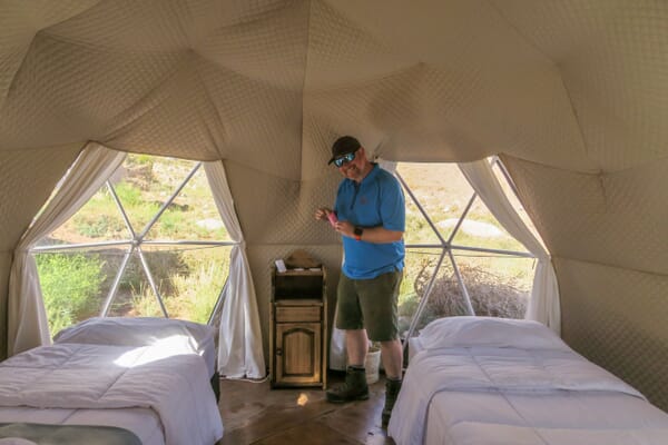 Komfortable Domes im Basecamp, 2 Einzelbetten und gemütliche Ausstattung