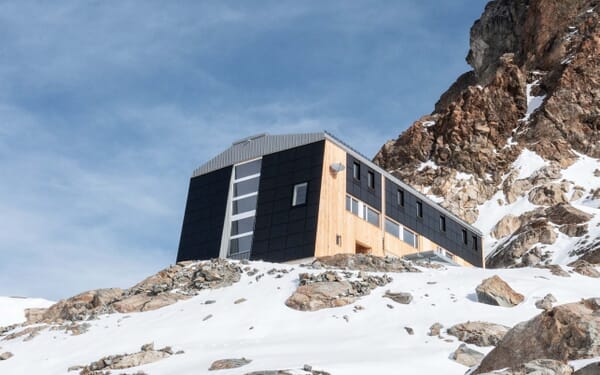 Die neue Mutthornhütte im Hochgebirge soll autark funktionieren