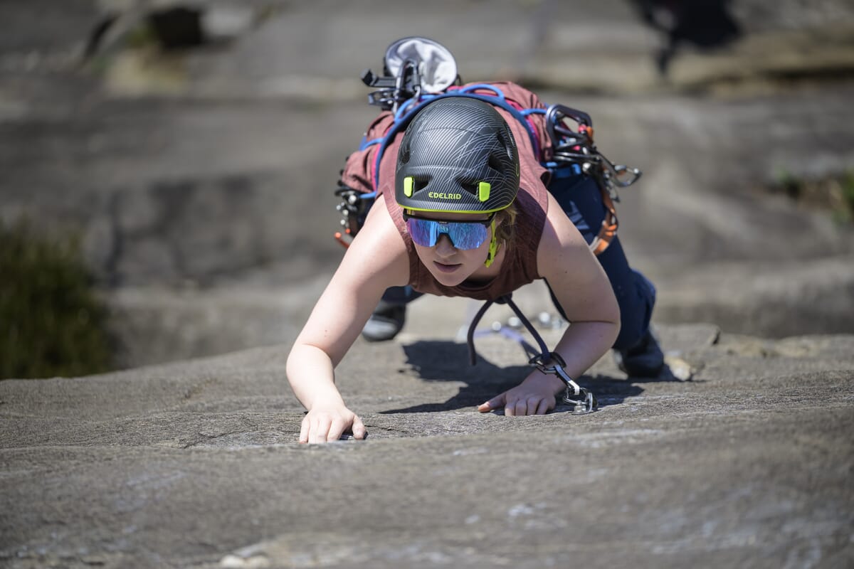 Kletterin im Vorstieg