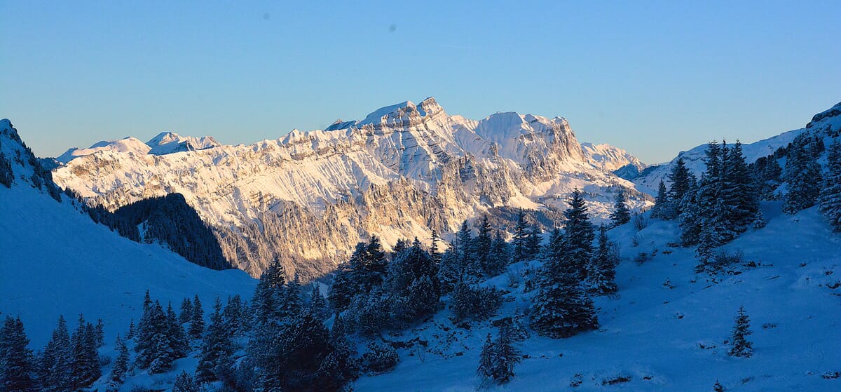 Aussicht vom Lidernengebiet, Winterlandschaft, verschneite Berge
