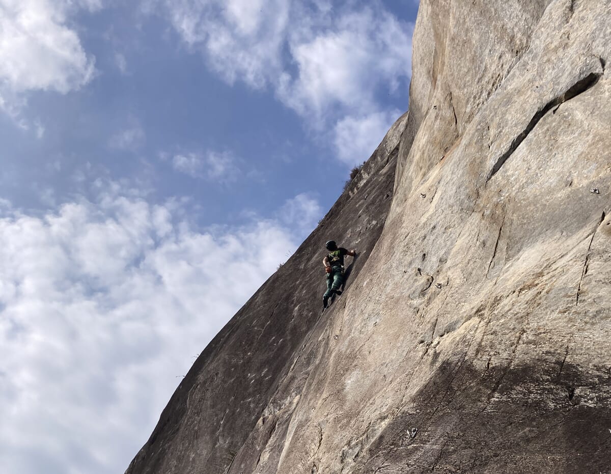 Kletterferien im Tessin: Klettertechnik verfeinern, Kletteranalyse, Sonne und Fels