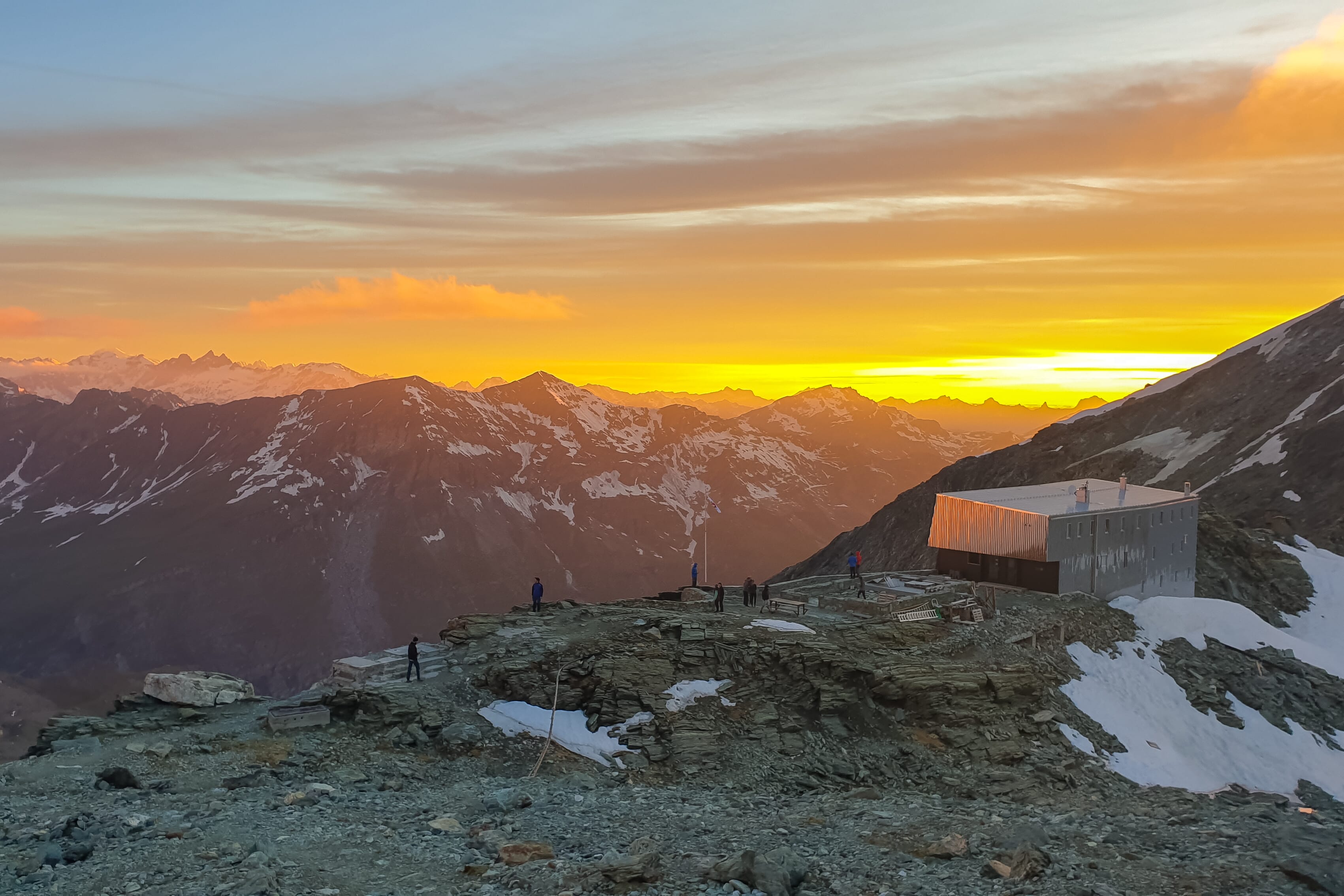 Cabane de Tracuit CAS 3256m