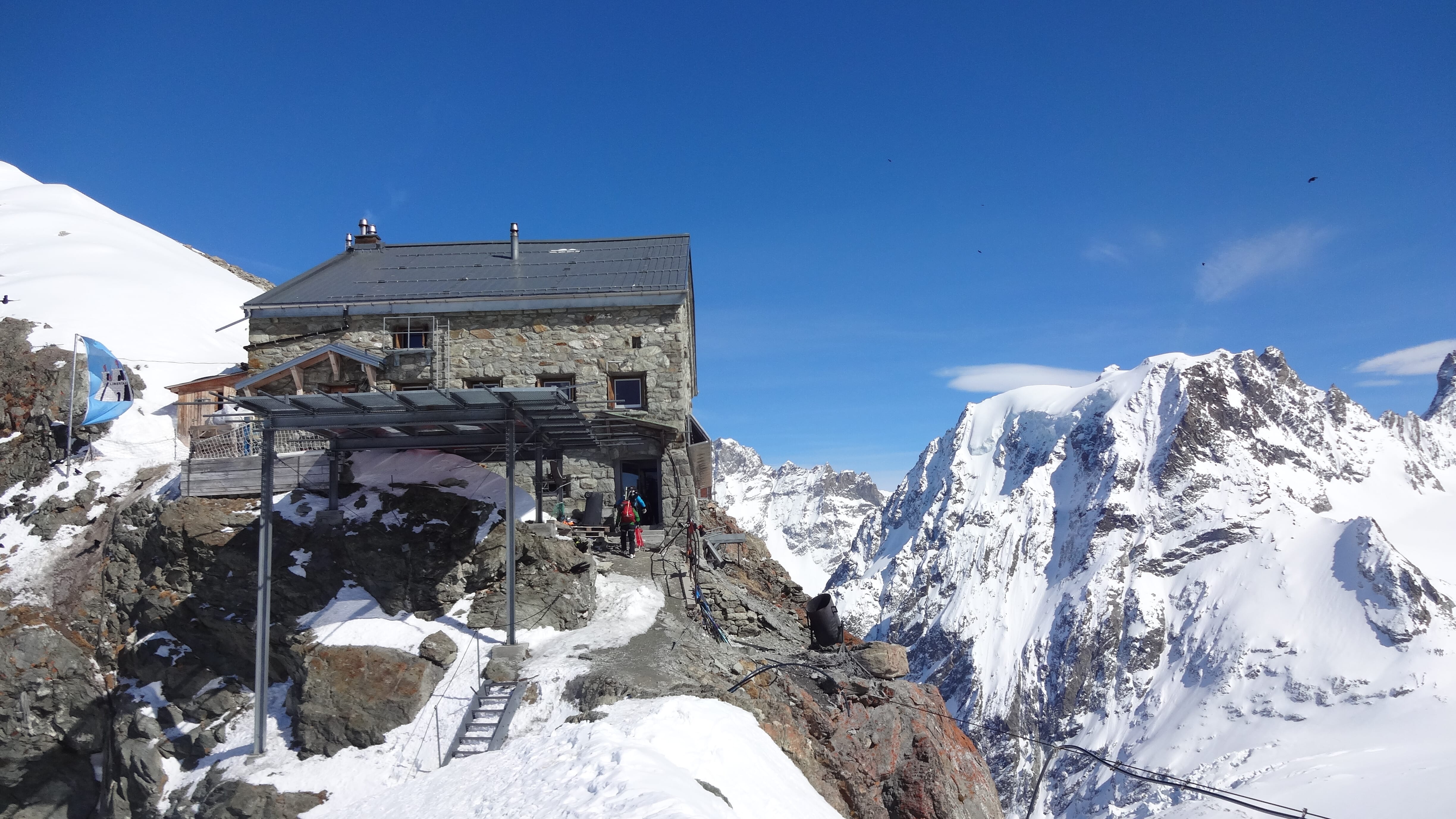  Cabane des Vignettes CAS 3157m