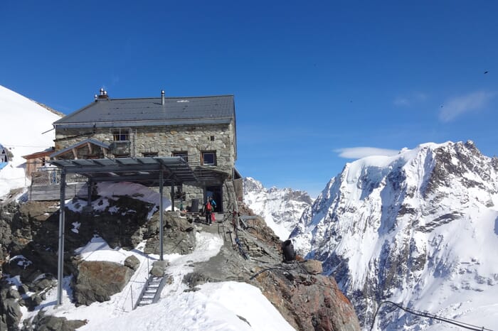 Cabane des Vignettes CAS 3157m