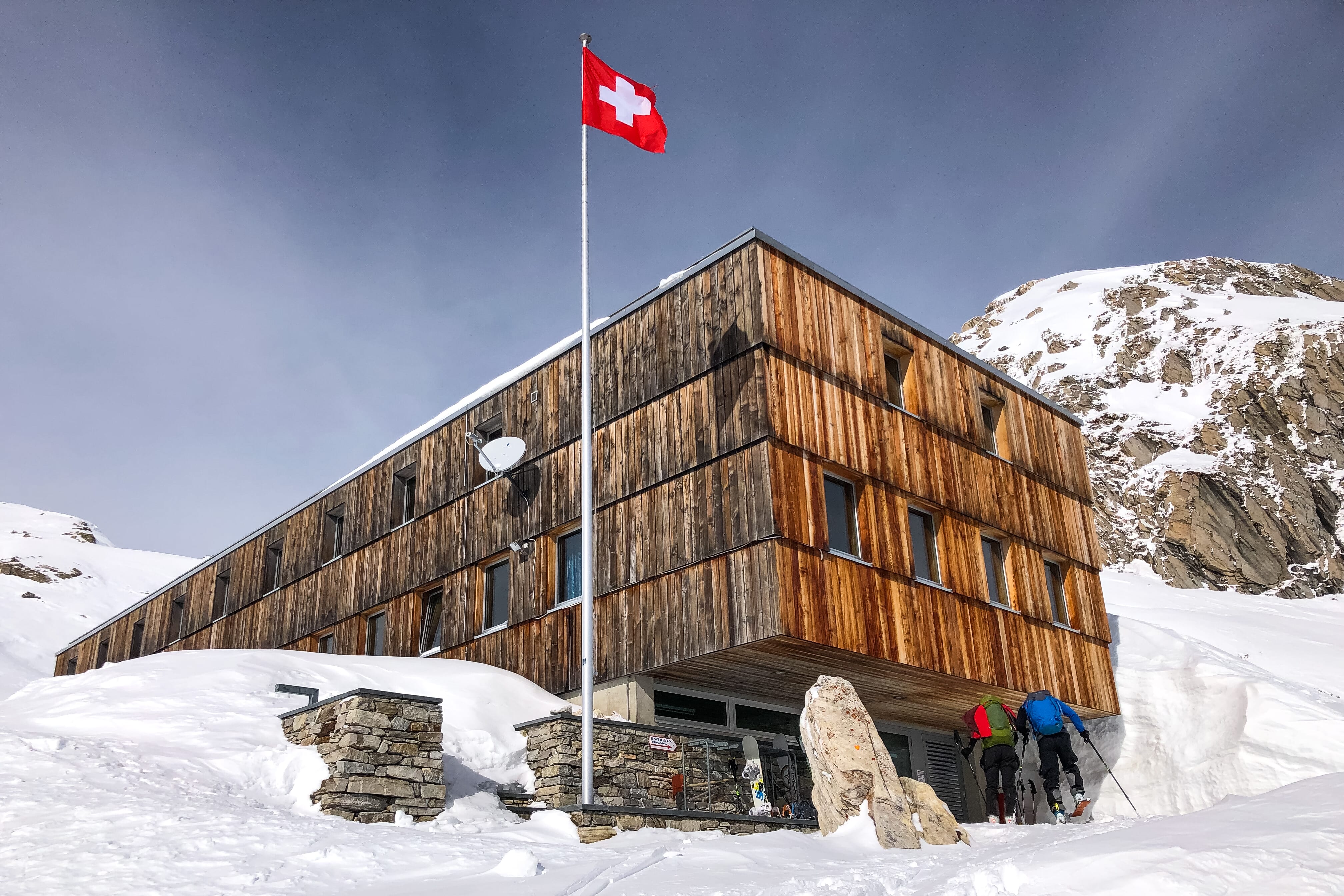 Capanna Cristallina CAS 2577m