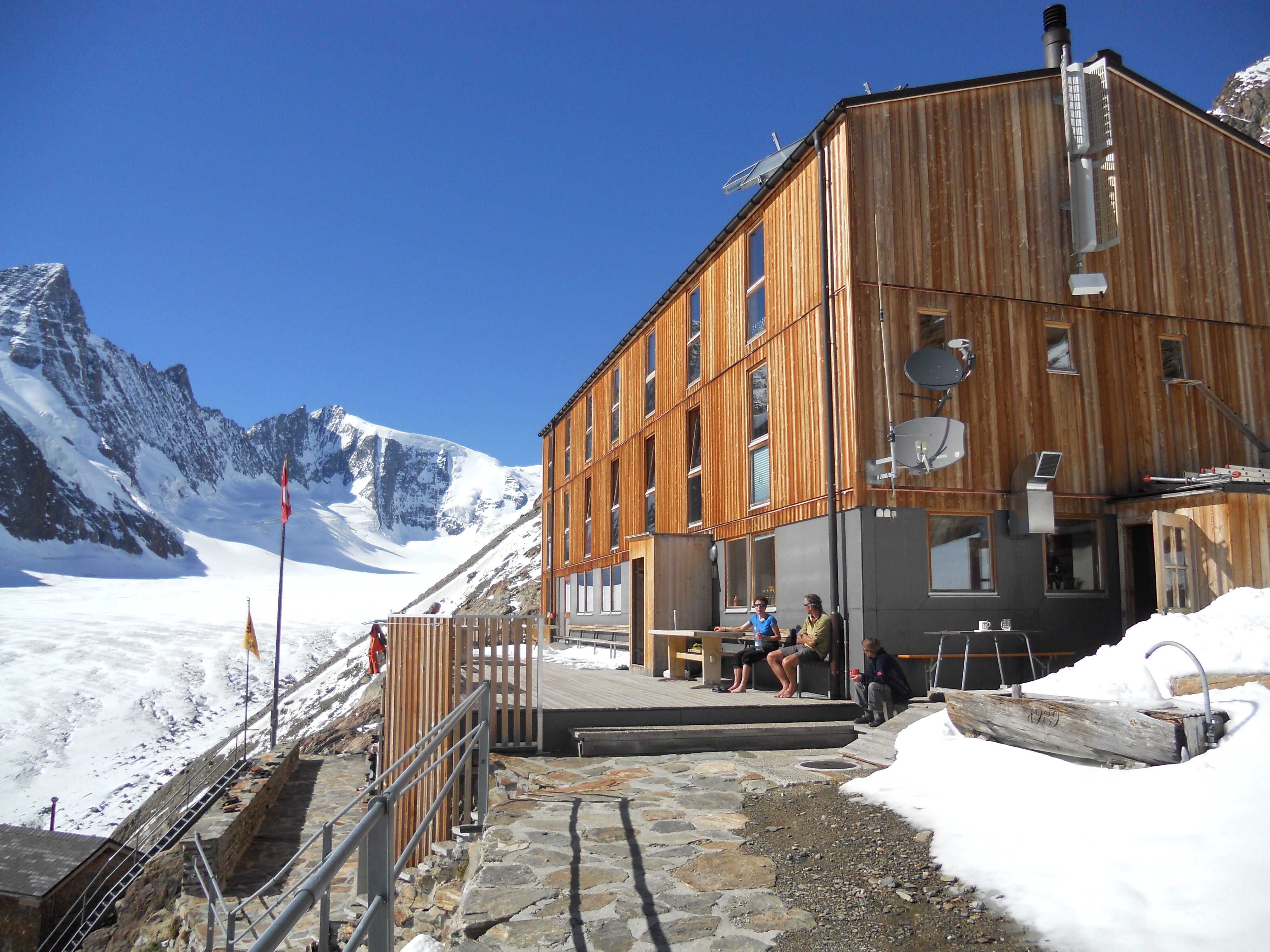 Finsteraarhornhütte SAC 3048m