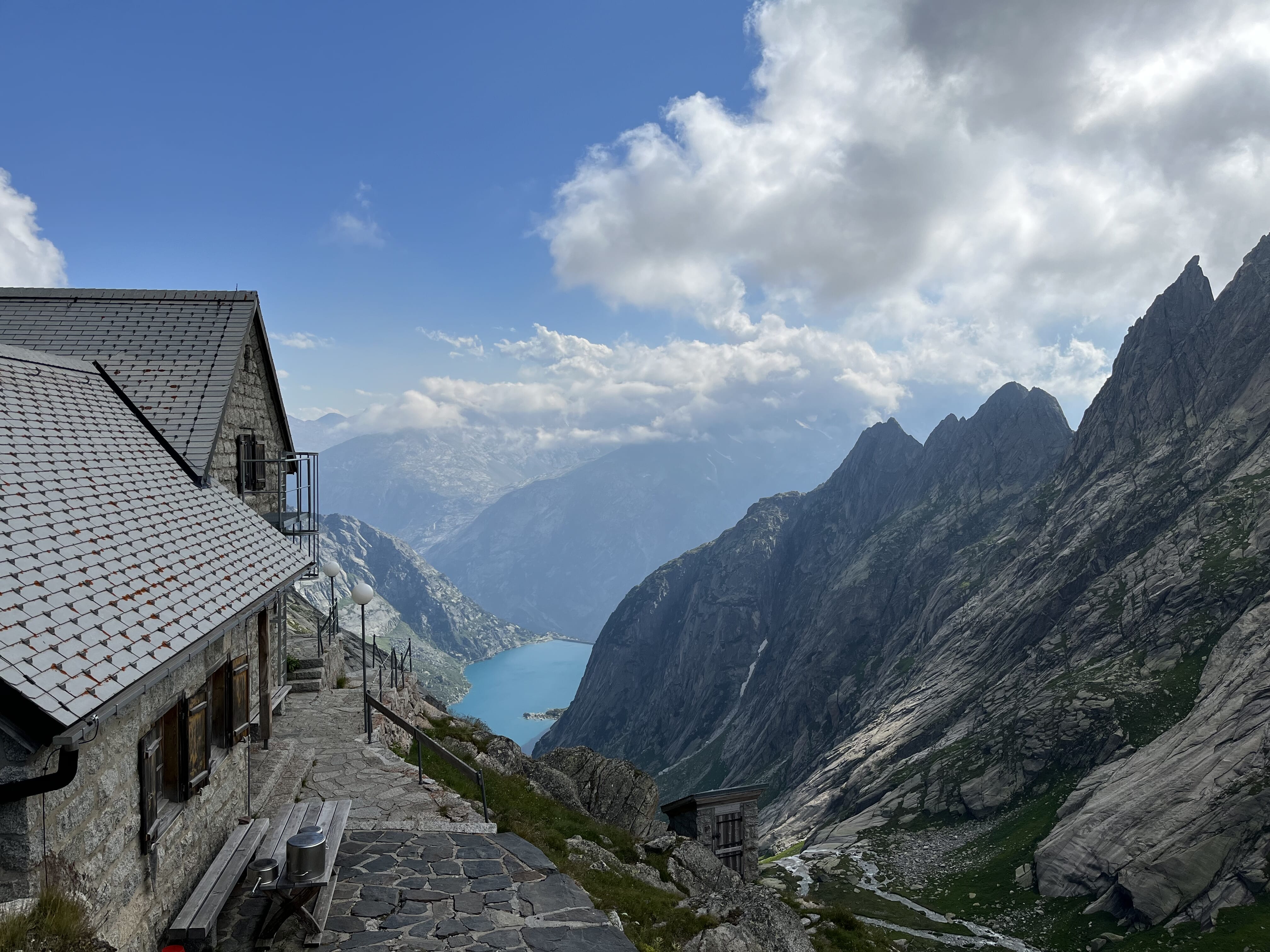 Gelmerhütte SAC 2412m