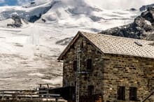 Längfluh, Britanniahütte SAC, Hotel Sarazena
