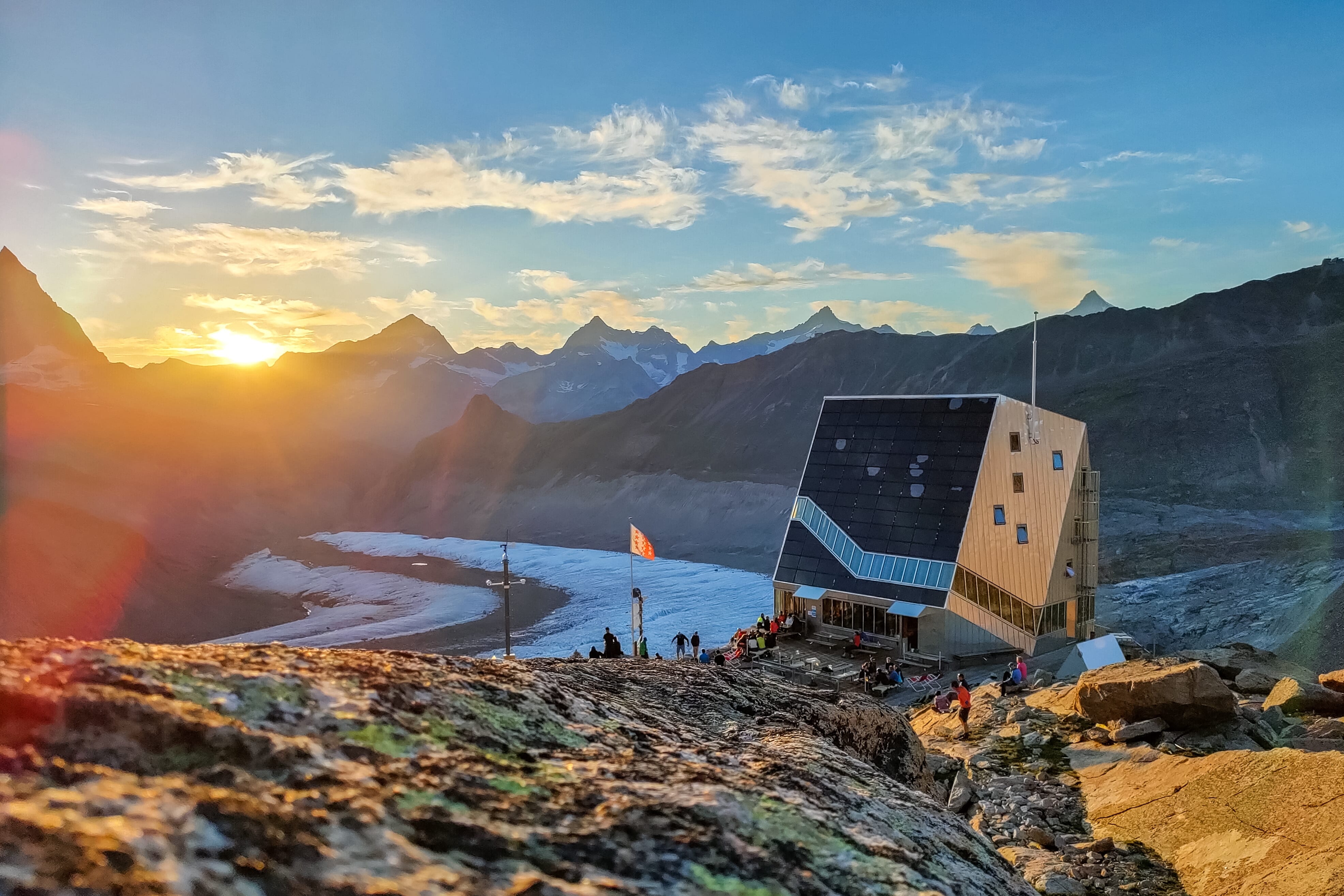 Monte Rosa Hütte SAC 2882m