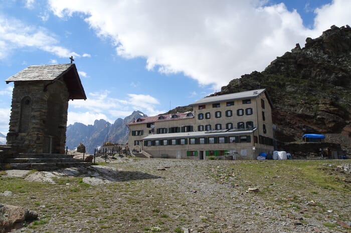 Rifugio Marinelli Bombardieri CAI 2813m