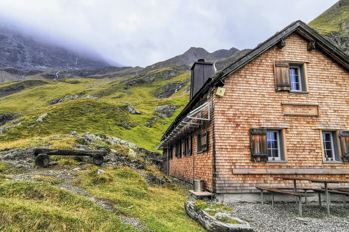 Sardonahütte SAC 2158m