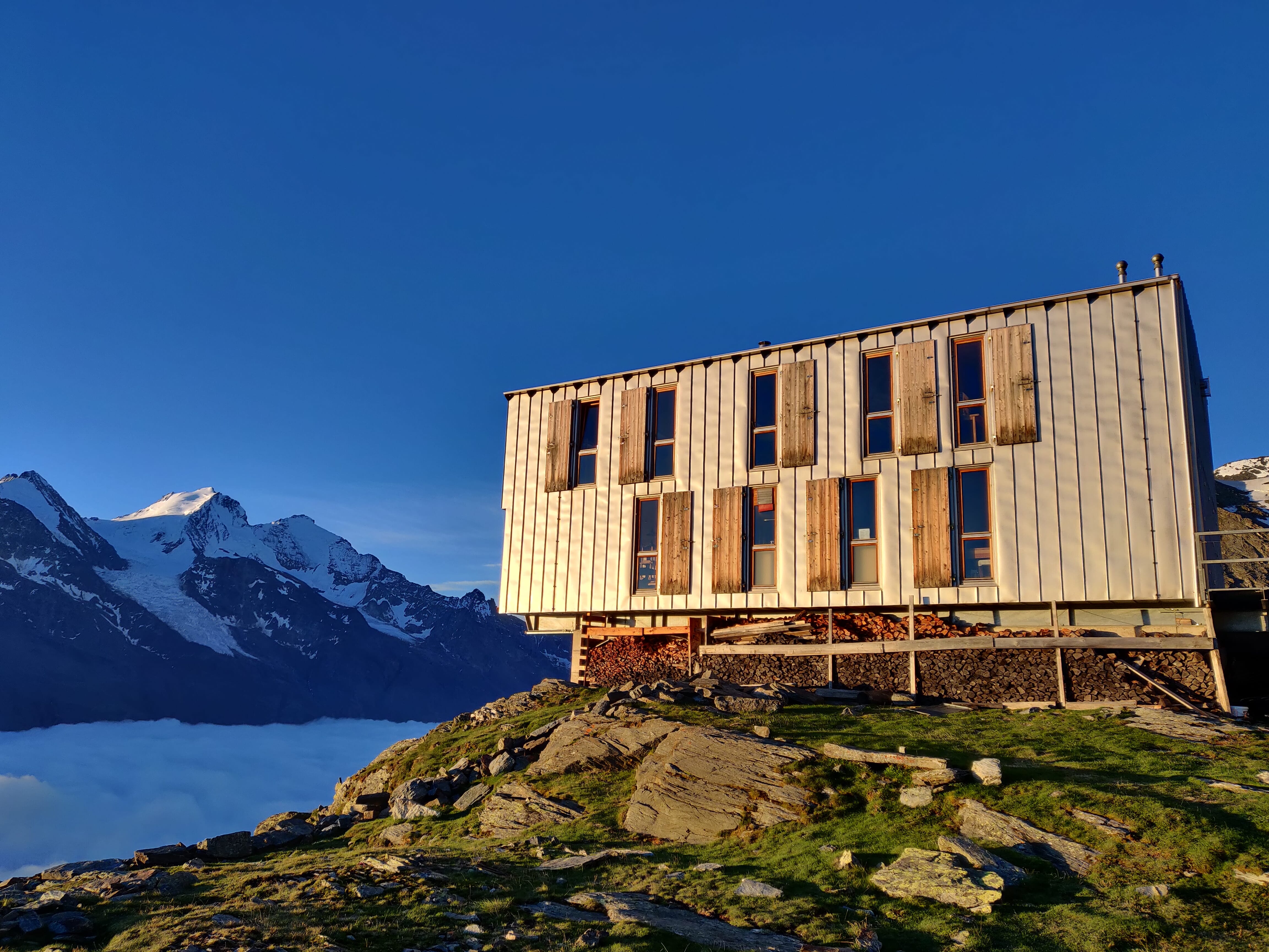 Topalihütte SAC 2674m